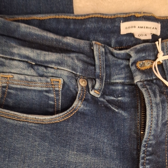 Good American Classic Blue Straight Leg Jeans - Picture 5 of 10